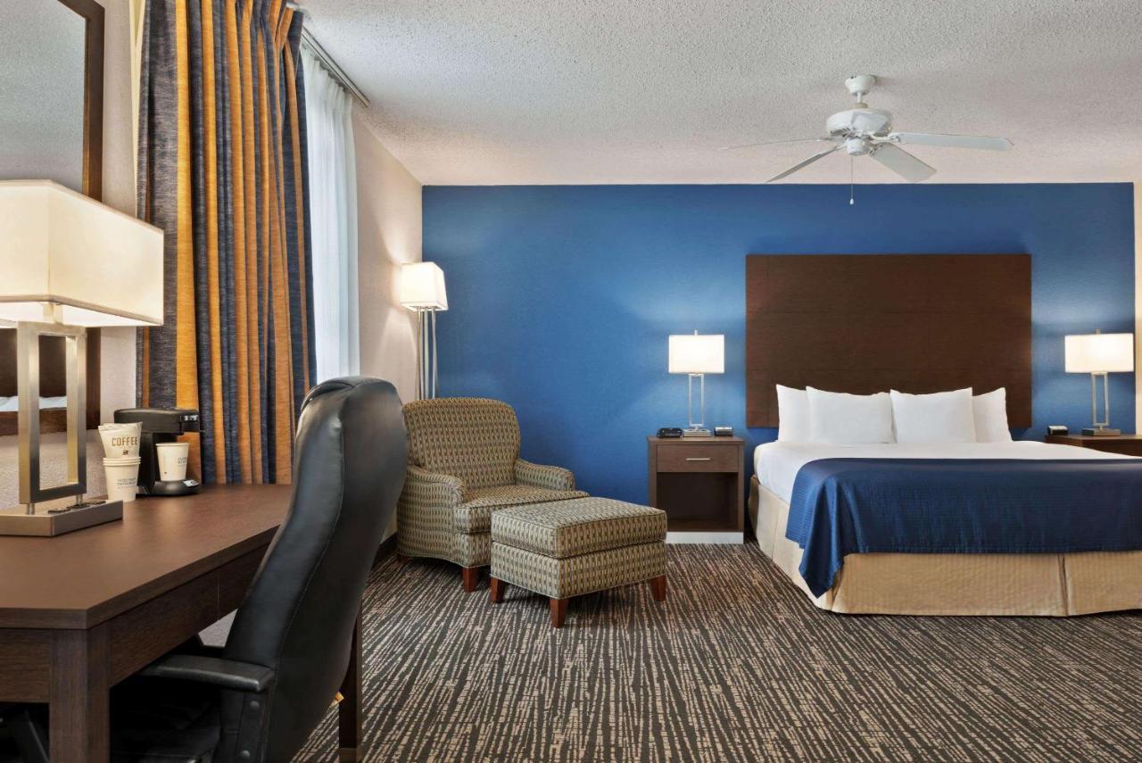 Baymont By Wyndham Washington Hotel Exterior foto